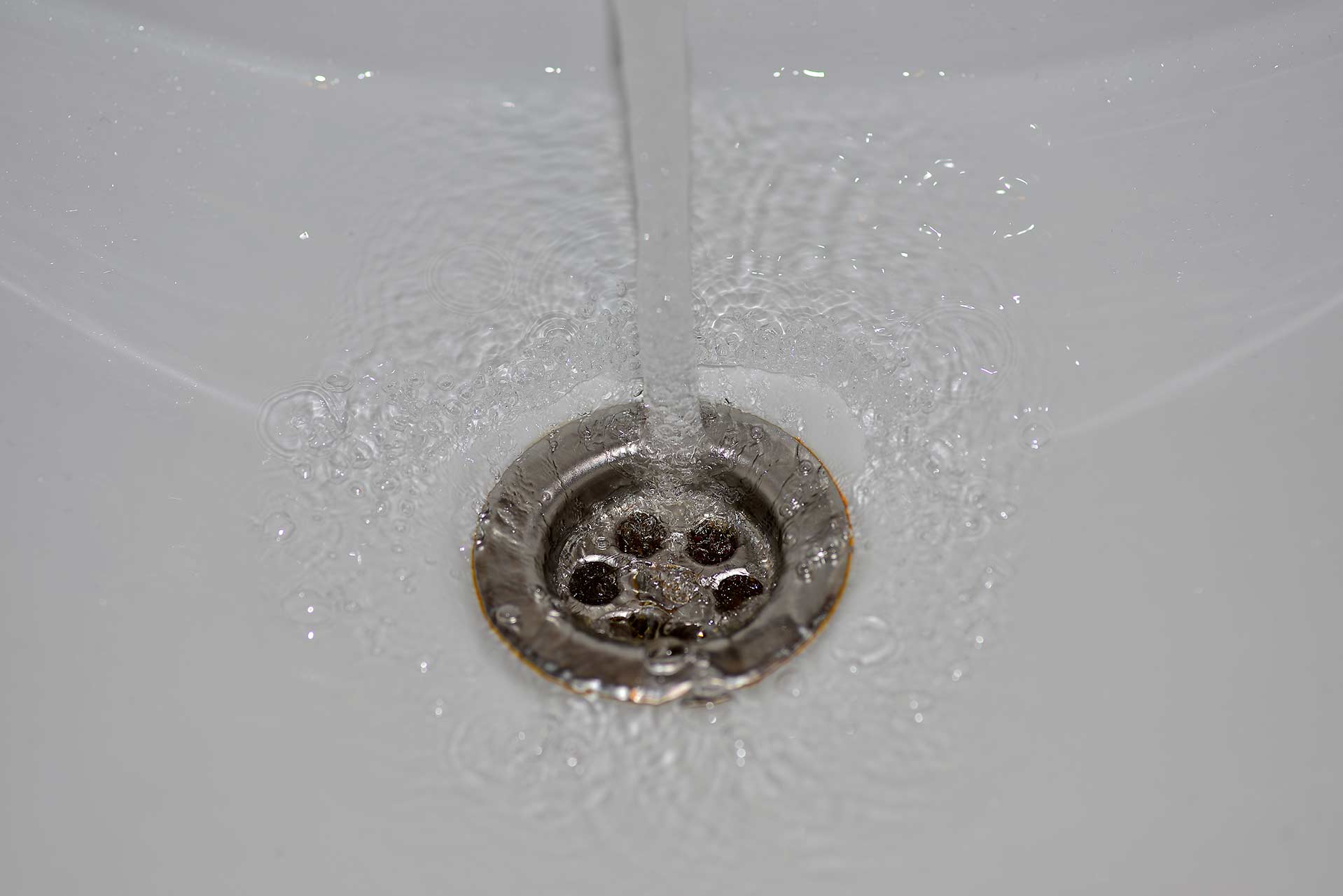 A2B Drains provides services to unblock blocked sinks and drains for properties in Earley.